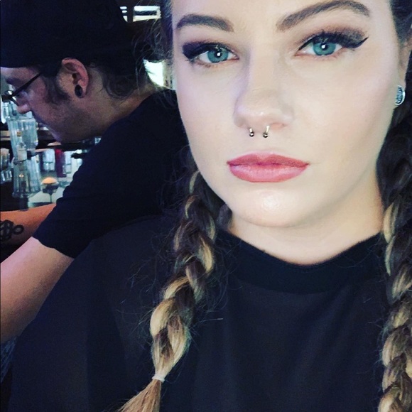 Meet your Posher, Cora - Picture 5 of 6